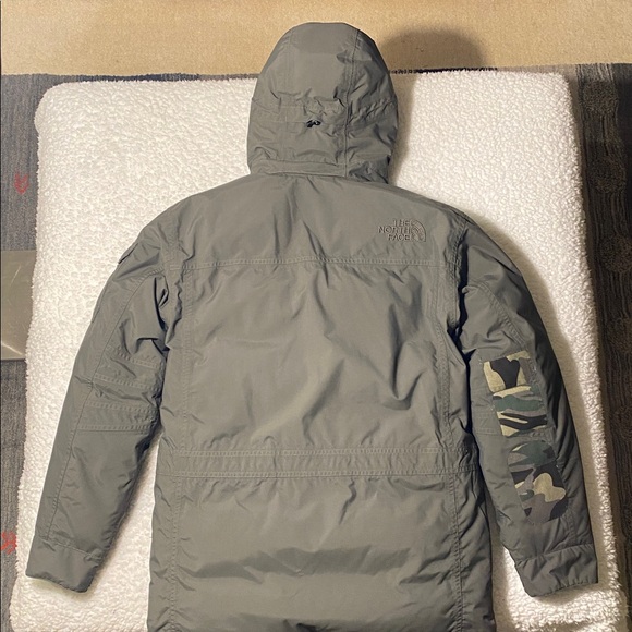 The North Face McMurdo Down Parka -Men’s Size S, Color Olive Green - Picture 10 of 13
